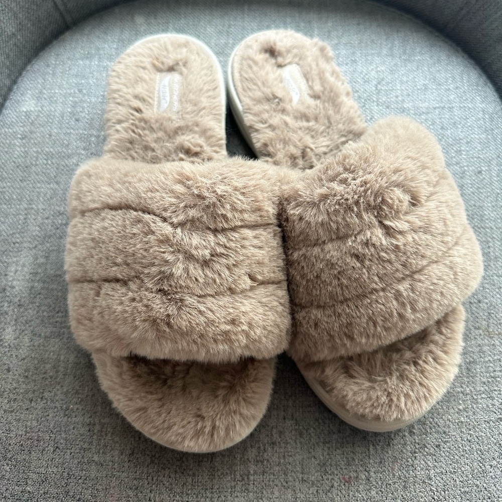 Skechers Tan Faux Fur Slippers